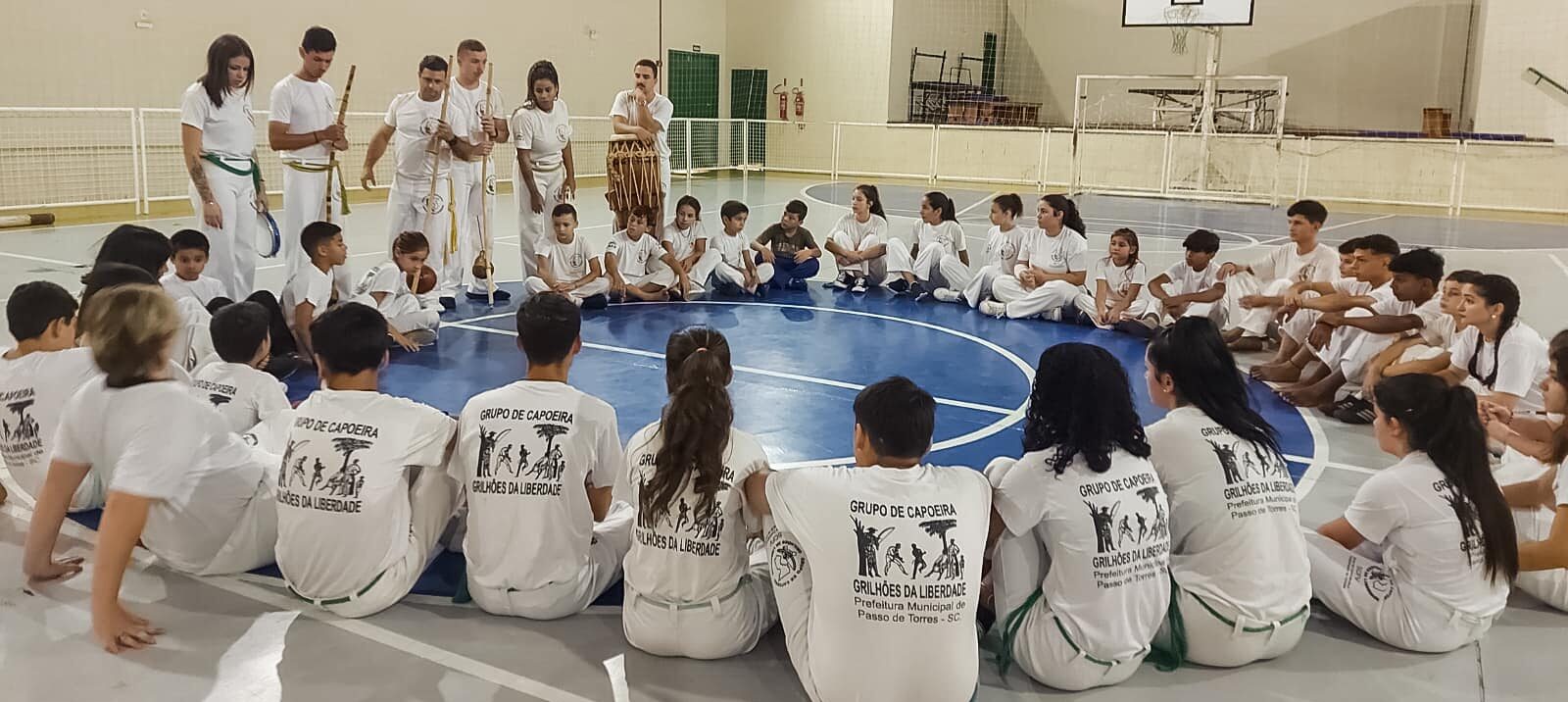 música de capoeira você disse um dia